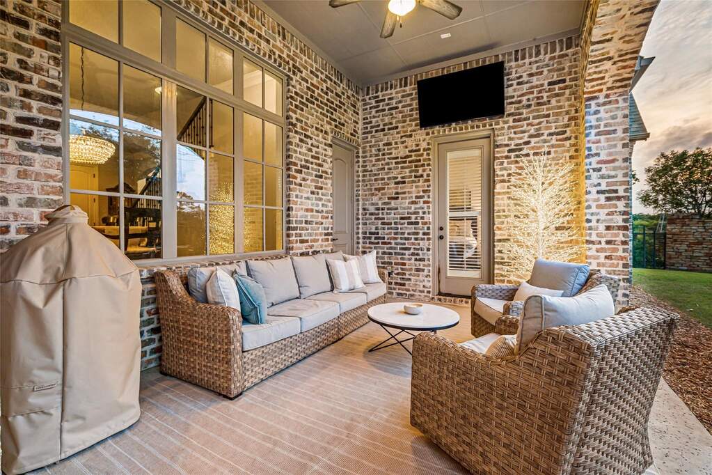 5 Bedroom Single Family Home/House's Image 20