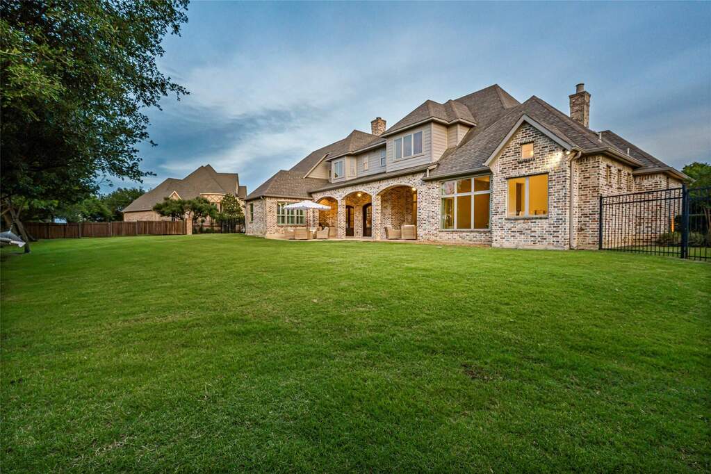 5 Bedroom Single Family Home/House's Image 22