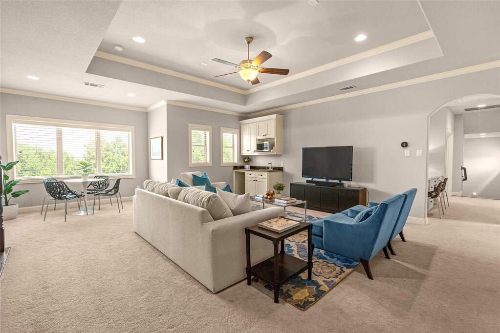 5 Bedroom Single Family Home/House's Image 28
