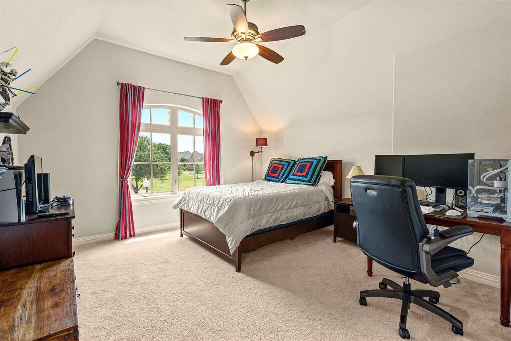 5 Bedroom Single Family Home/House's Image 31