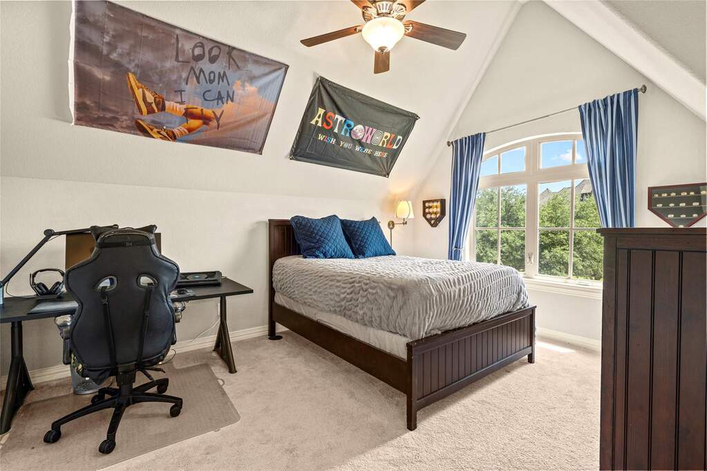 5 Bedroom Single Family Home/House's Image 34