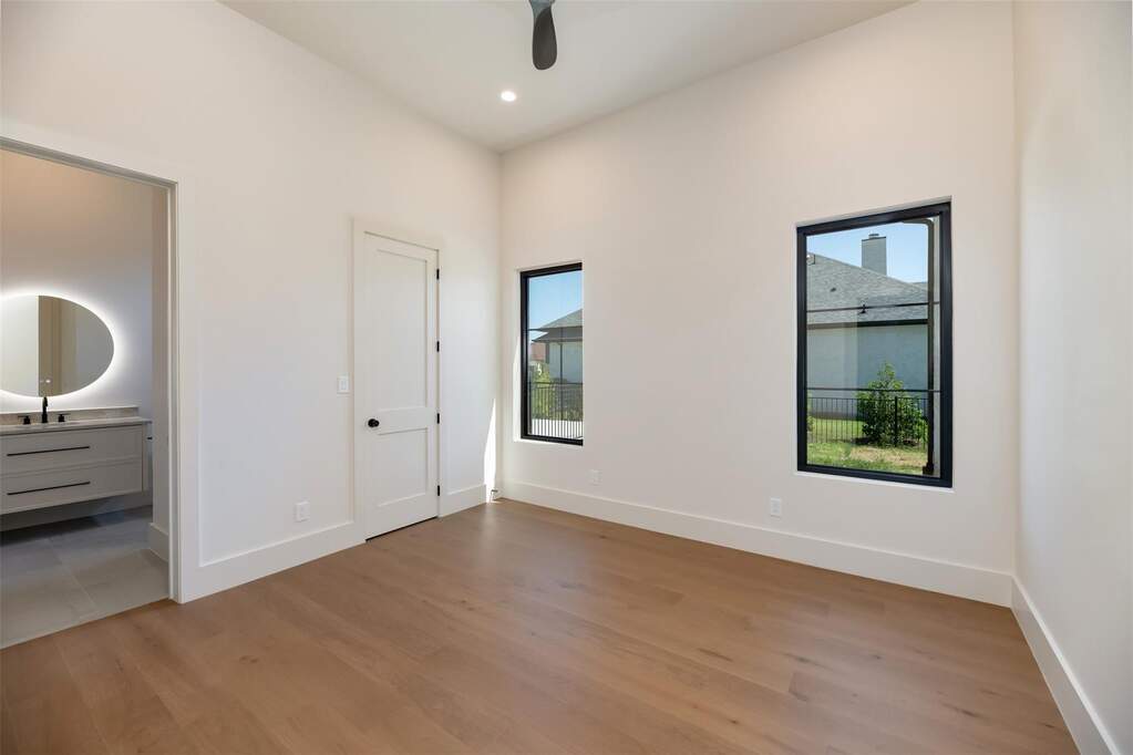 5 Bedroom Single Family Home/House's Image 19