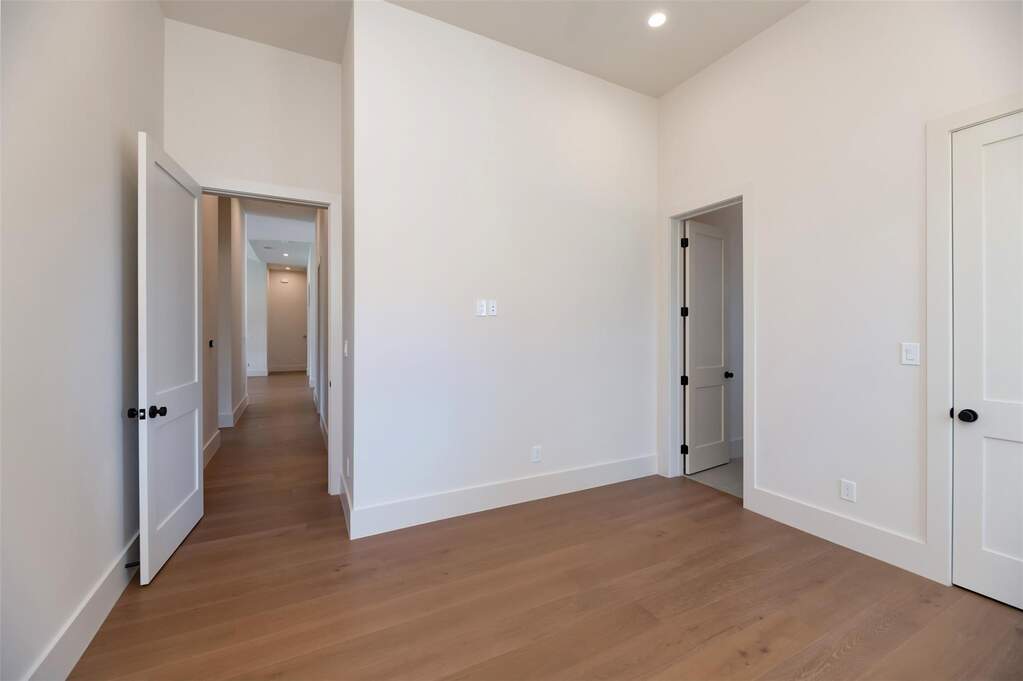 5 Bedroom Single Family Home/House's Image 20