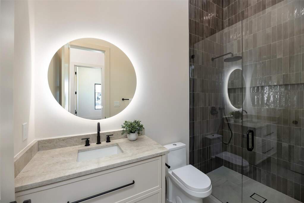 5 Bedroom Single Family Home/House's Image 25