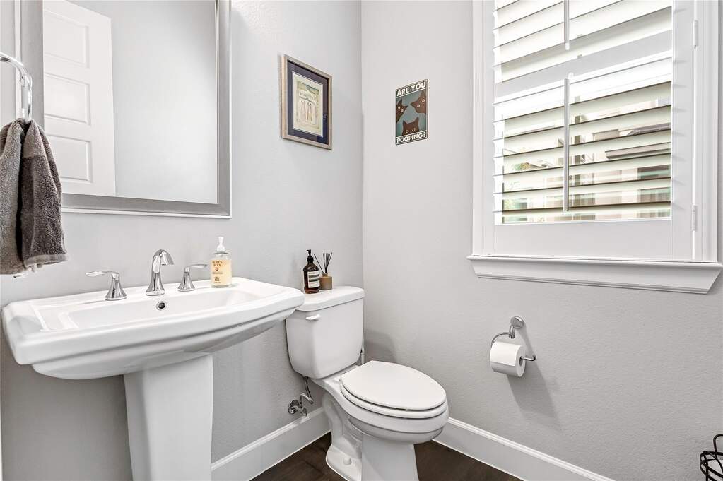 3 Bedroom Single Family Home/House's Image 8