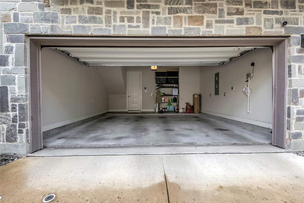3 Bedroom Single Family Home/House's Image 25