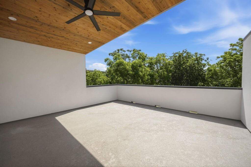 4 Bedroom Single Family Home/House's Image 25