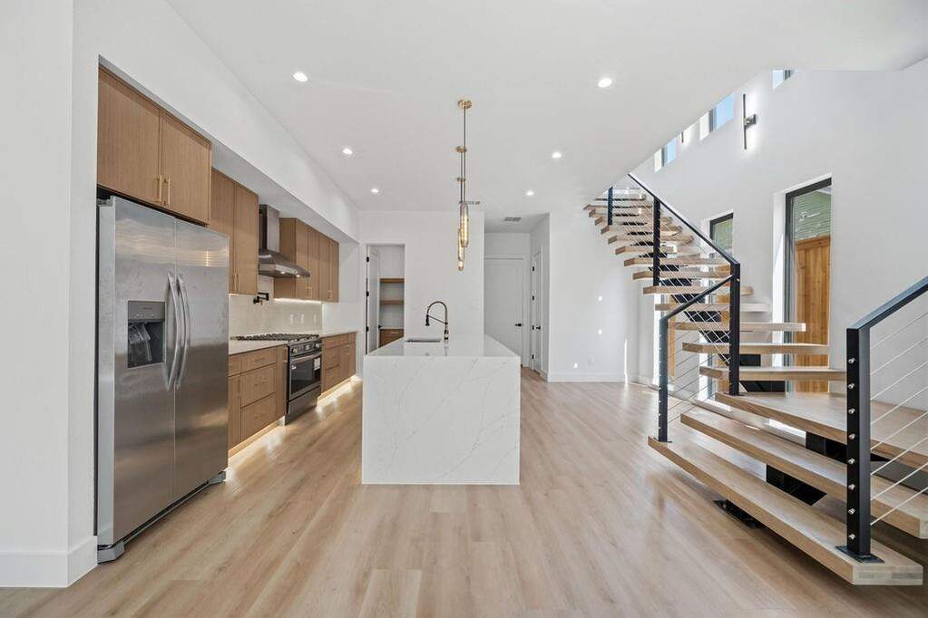 4 Bedroom Single Family Home/House's Image 3
