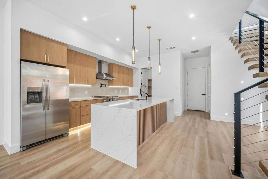 4 Bedroom Single Family Home/House's Image 4