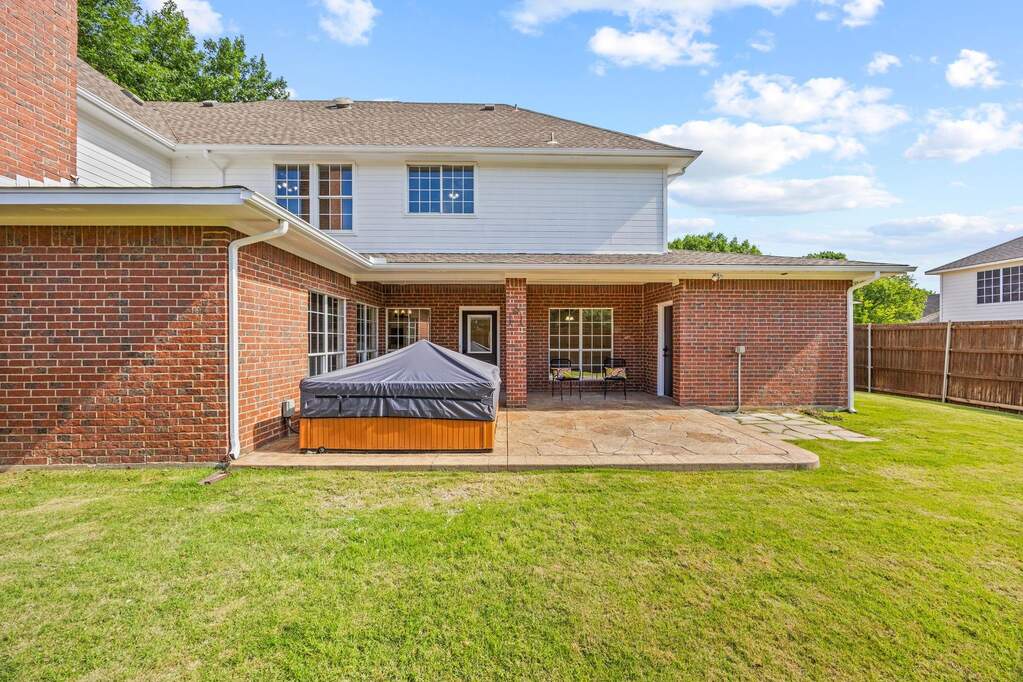 5 Bedroom Single Family Home/House's Image 32