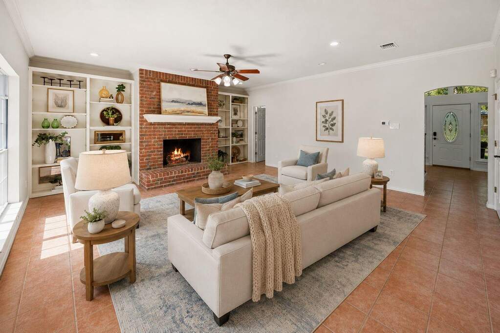 5 Bedroom Single Family Home/House's Image 6