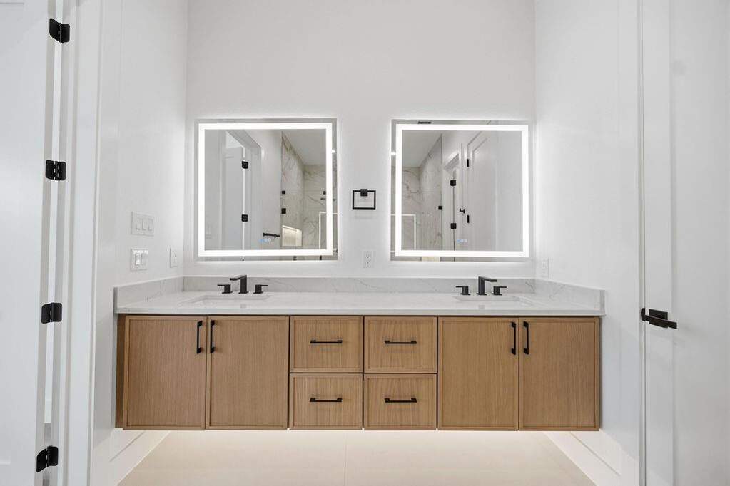 4 Bedroom Single Family Home/House's Image 15