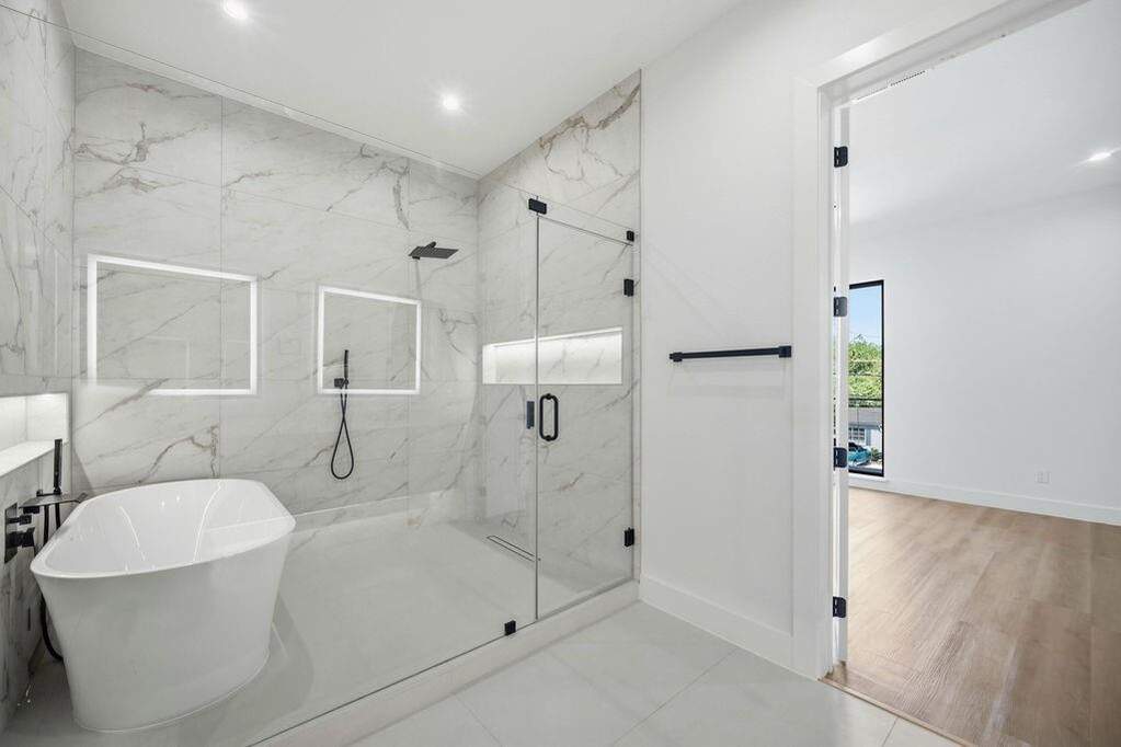 4 Bedroom Single Family Home/House's Image 16