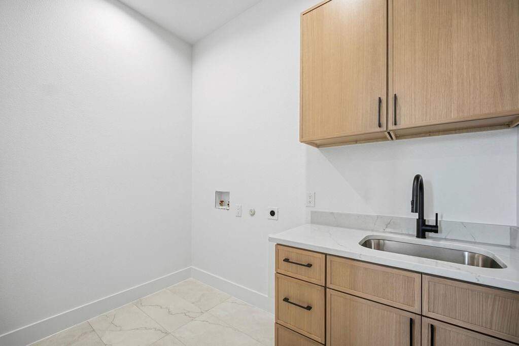 4 Bedroom Single Family Home/House's Image 17