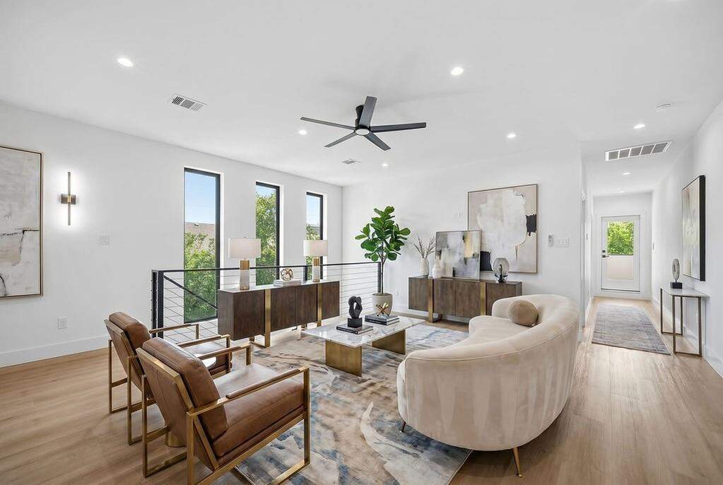 8 Bedroom Single Family Home/House's Image 16