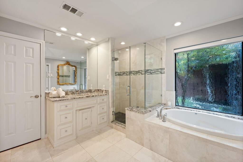 4 Bedroom Single Family Home/House's Image 12