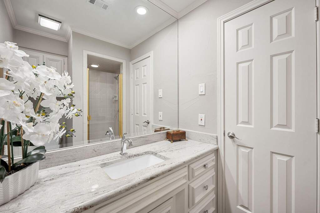 4 Bedroom Single Family Home/House's Image 25