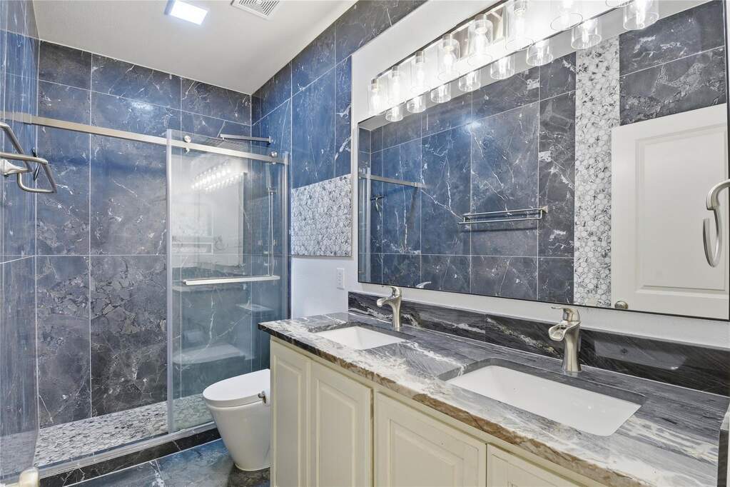 4 Bedroom Single Family Home/House's Image 10