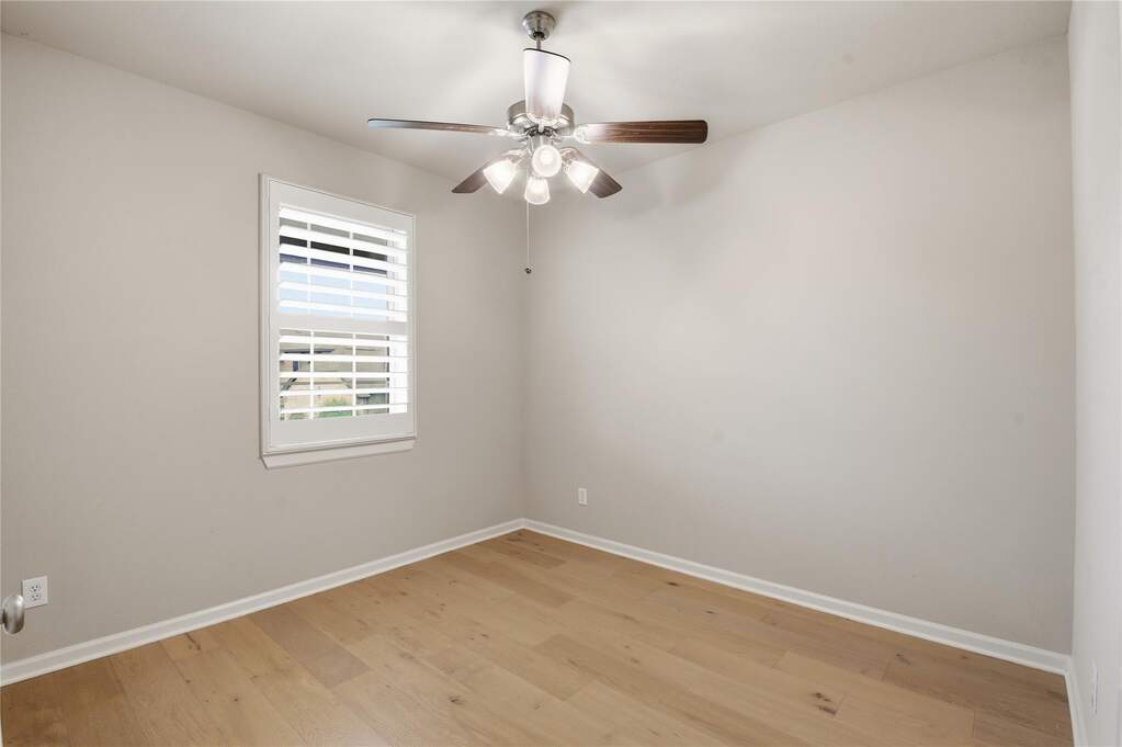 4 Bedroom Single Family Home/House's Image 13