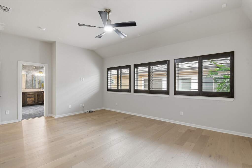 4 Bedroom Single Family Home/House's Image 16