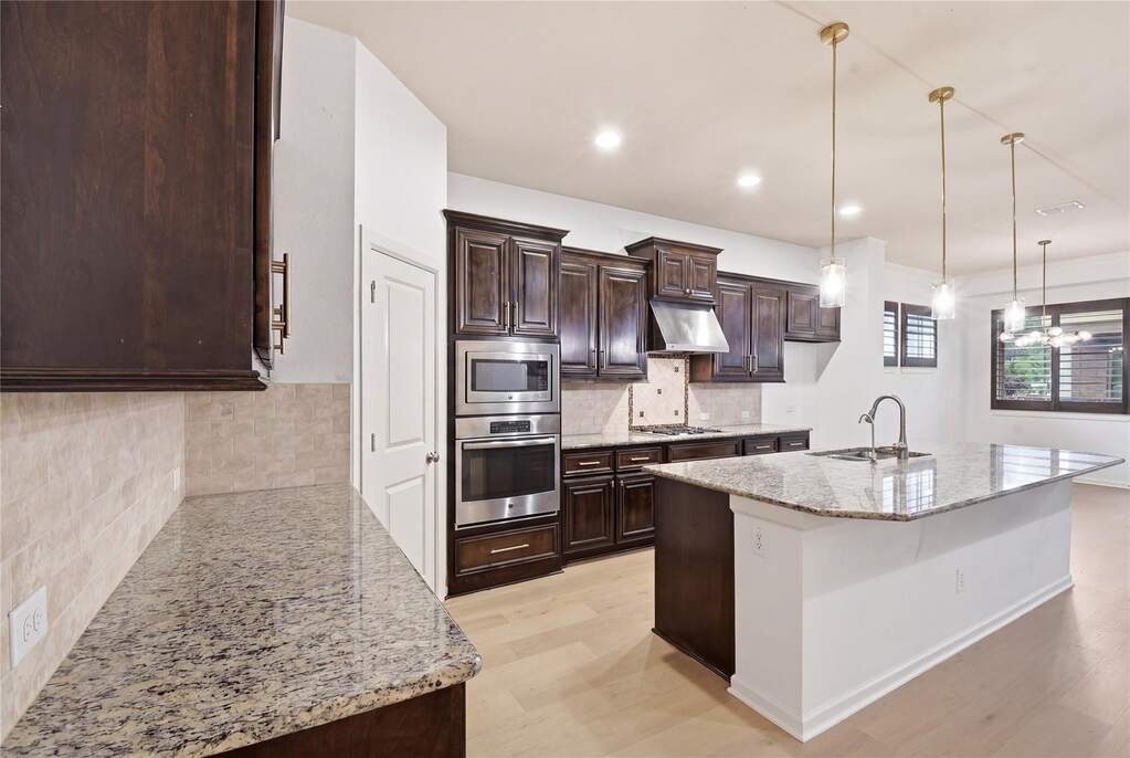 4 Bedroom Single Family Home/House's Image 3