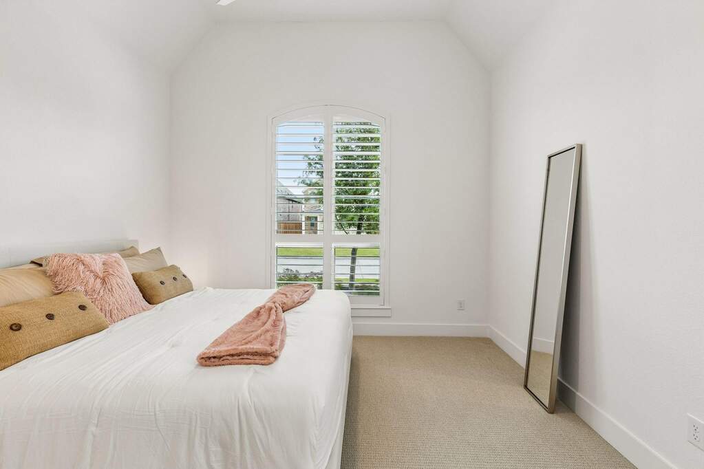 4 Bedroom Single Family Home/House's Image 21
