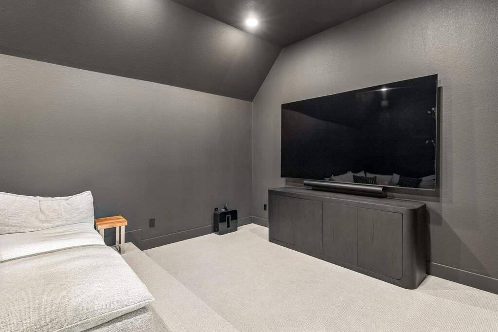 4 Bedroom Single Family Home/House's Image 29