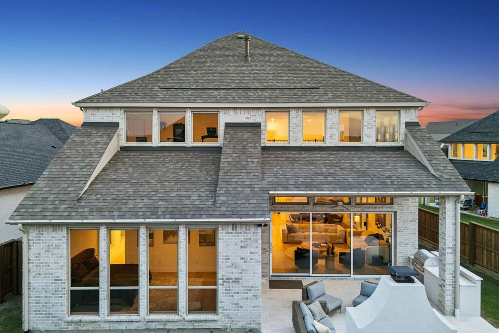 4 Bedroom Single Family Home/House's Image 33