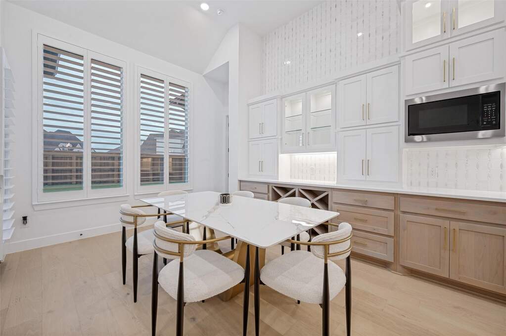 4 Bedroom Single Family Home/House's Image 11