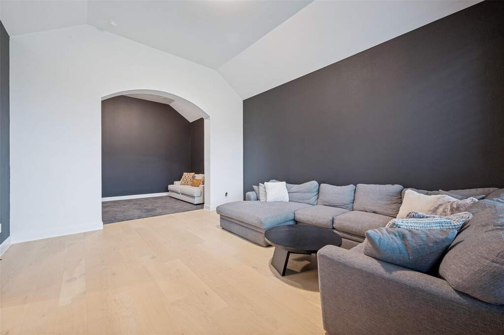 4 Bedroom Single Family Home/House's Image 13
