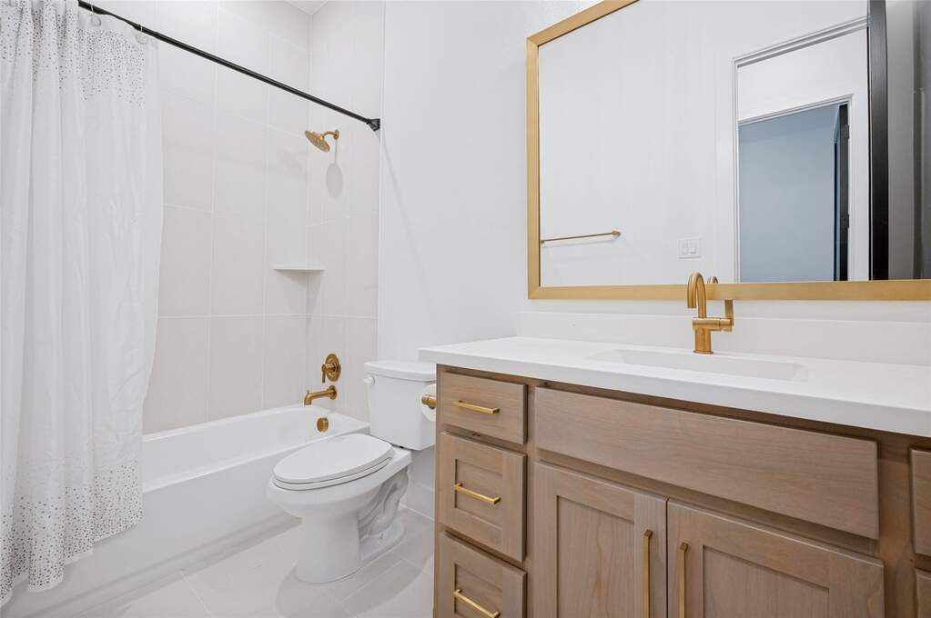 4 Bedroom Single Family Home/House's Image 22