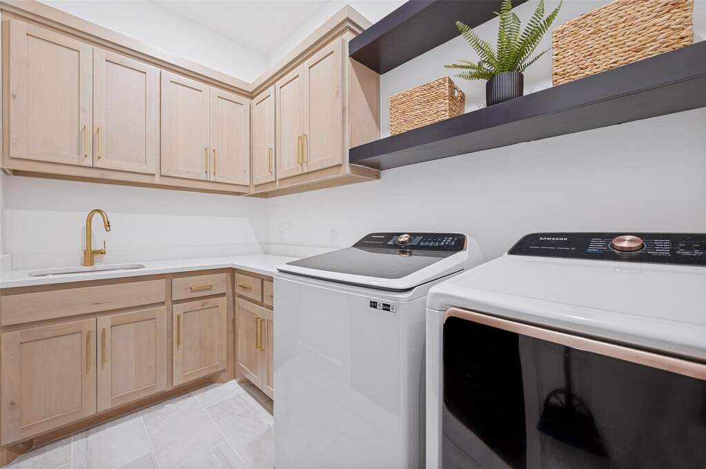 4 Bedroom Single Family Home/House's Image 25