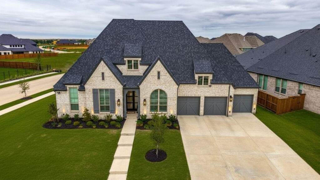 4 Bedroom Single Family Home/House's Image 27