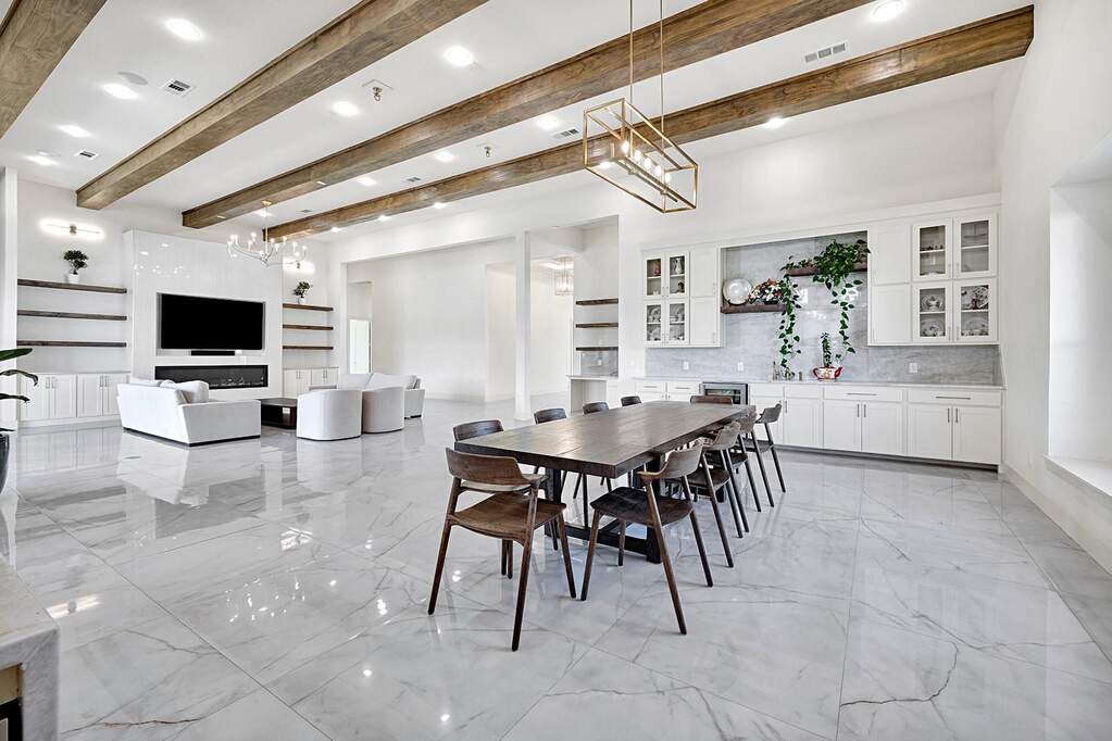 4 Bedroom Single Family Home/House's Image 10