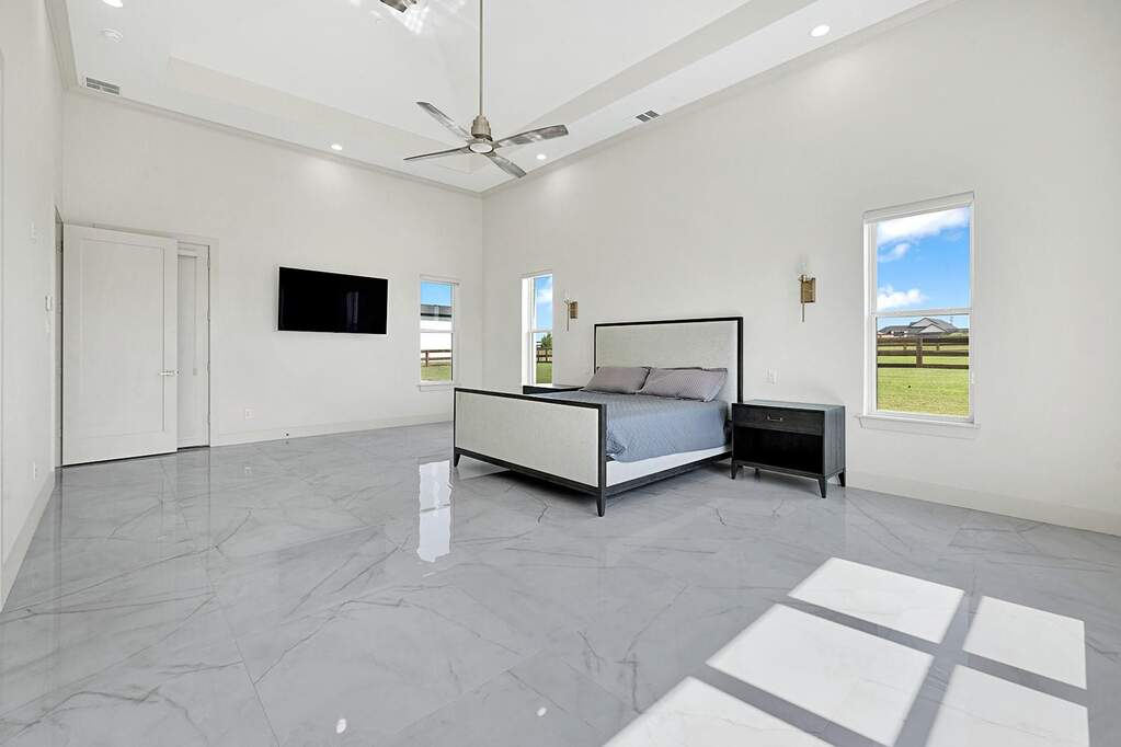 4 Bedroom Single Family Home/House's Image 14