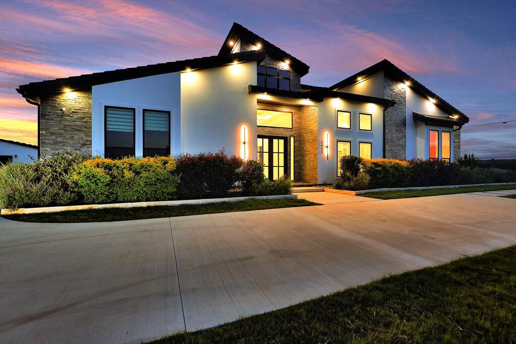 4 Bedroom Single Family Home/House's Image 34