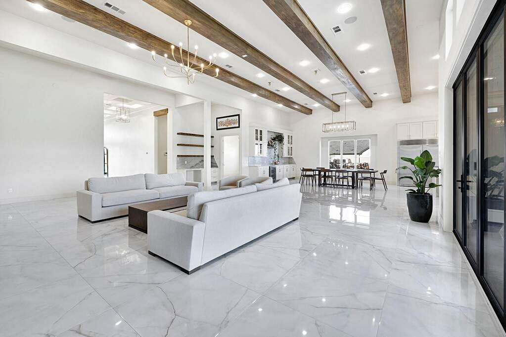 4 Bedroom Single Family Home/House's Image 4