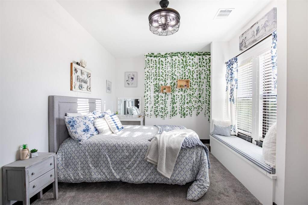 6 Bedroom Single Family Home/House's Image 27
