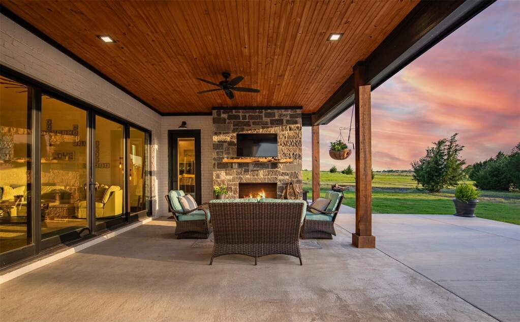 6 Bedroom Single Family Home/House's Image 34