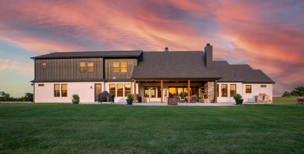 6 Bedroom Single Family Home/House's Image 36