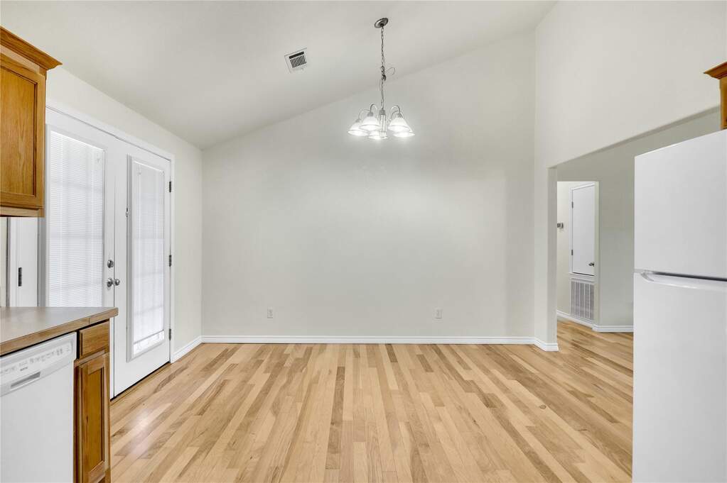 4 Bedroom Single Family Home/House's Image 11