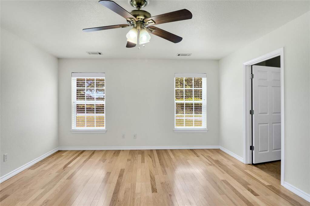4 Bedroom Single Family Home/House's Image 12