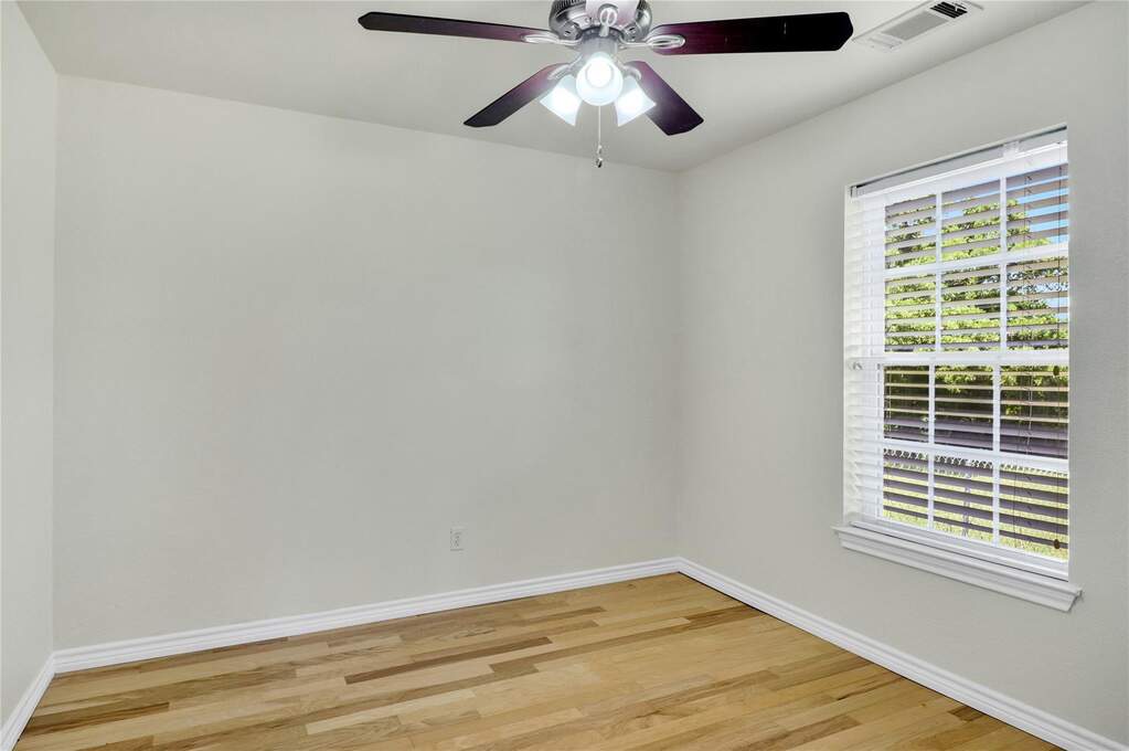 4 Bedroom Single Family Home/House's Image 18