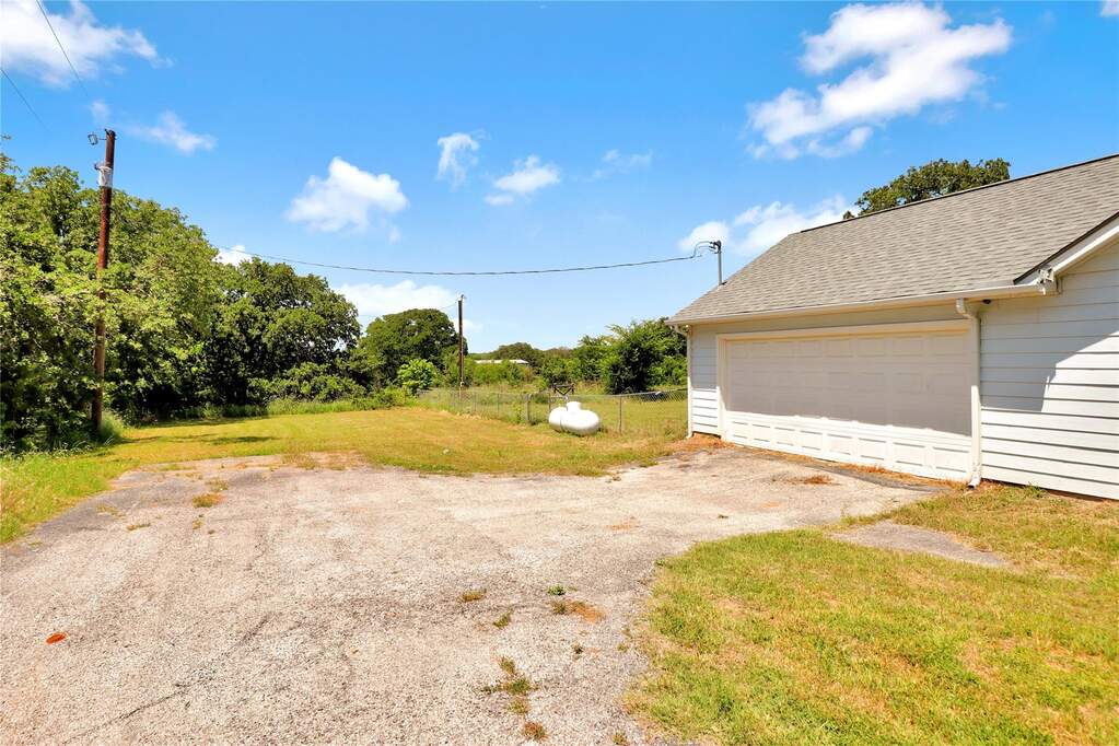 4 Bedroom Single Family Home/House's Image 22