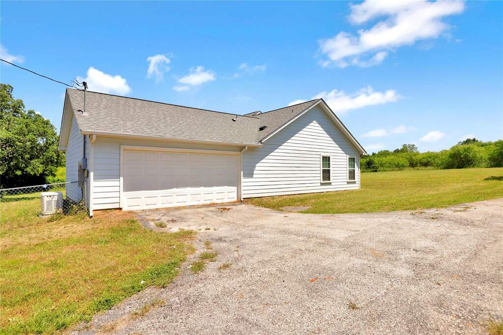 4 Bedroom Single Family Home/House's Image 23