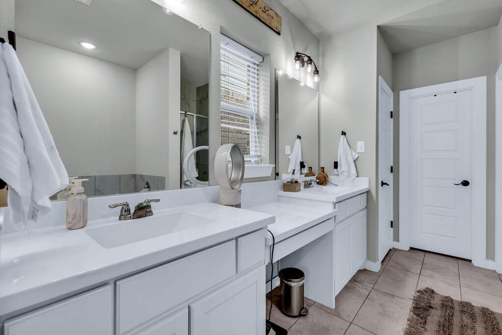4 Bedroom Single Family Home/House's Image 14