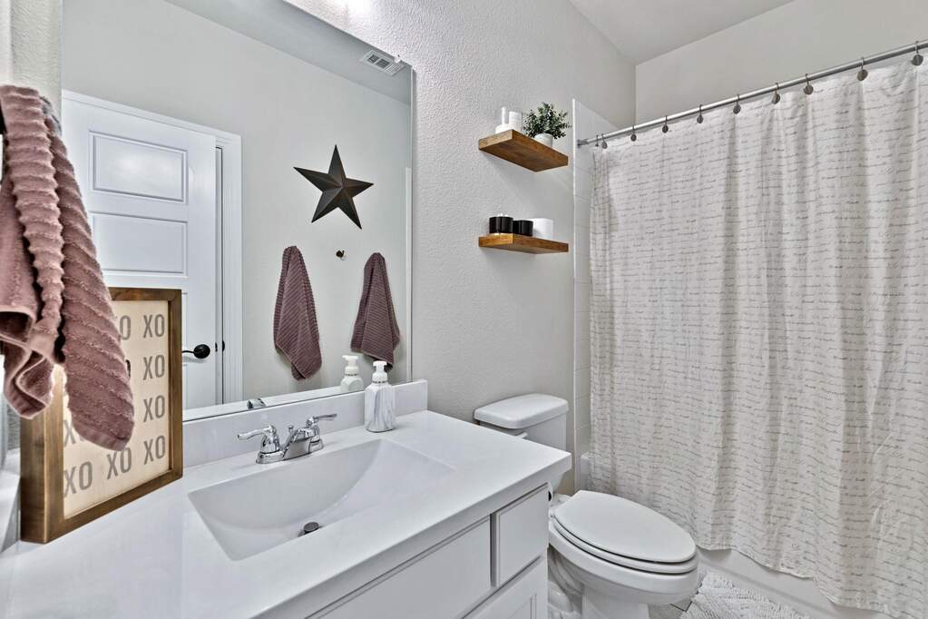 4 Bedroom Single Family Home/House's Image 19
