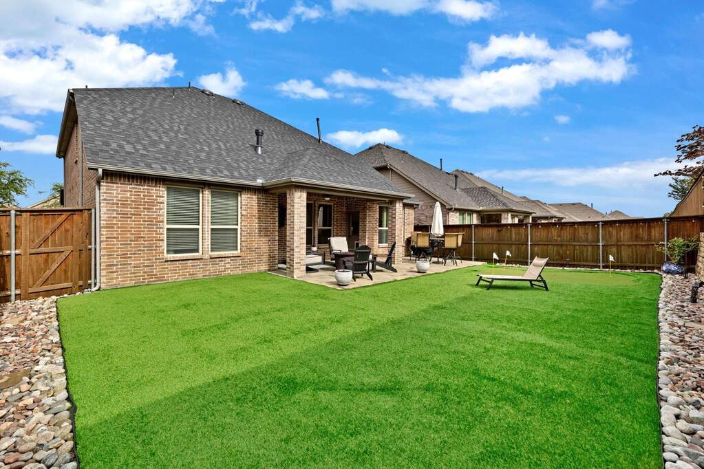 4 Bedroom Single Family Home/House's Image 28