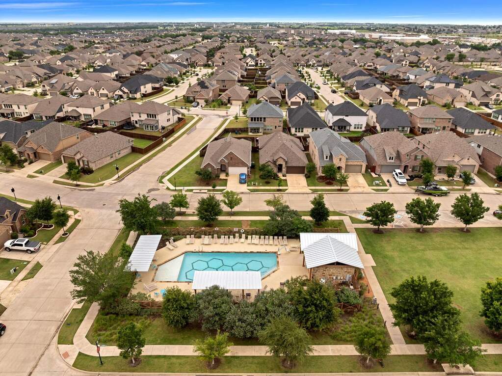 4 Bedroom Single Family Home/House's Image 32