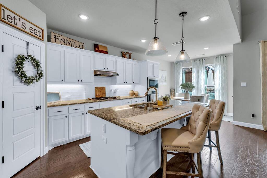 4 Bedroom Single Family Home/House's Image 6